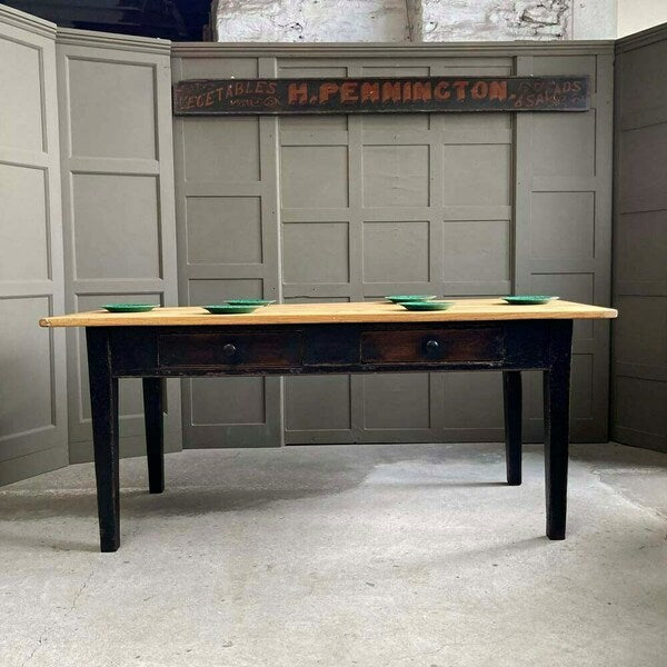 19th c. pine farmhouse table, 1800s – A rare vintage treasure