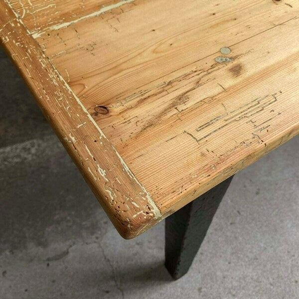 19th c. pine farmhouse table, 1800s – A rare vintage treasure