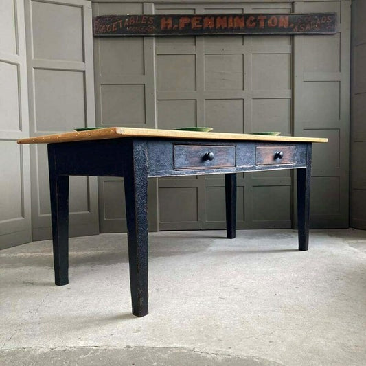19th c. pine farmhouse table, 1800s – A rare vintage treasure