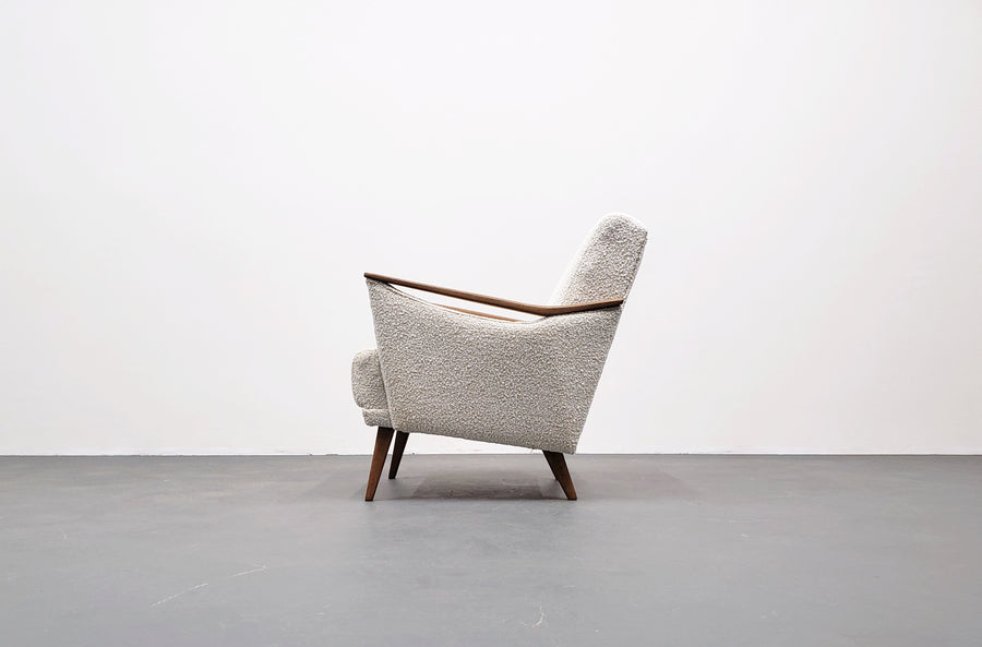 Mid century danish armchair in premium ivory boucle – A rare vintage treasure