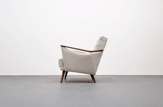 Mid century danish armchair in premium ivory boucle – A rare vintage treasure