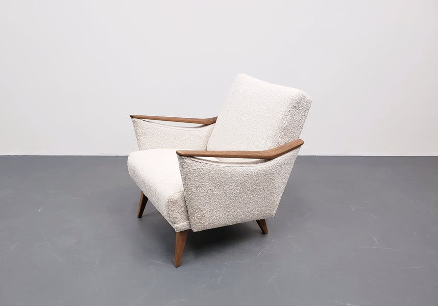 Mid century danish armchair in premium ivory boucle – A rare vintage treasure