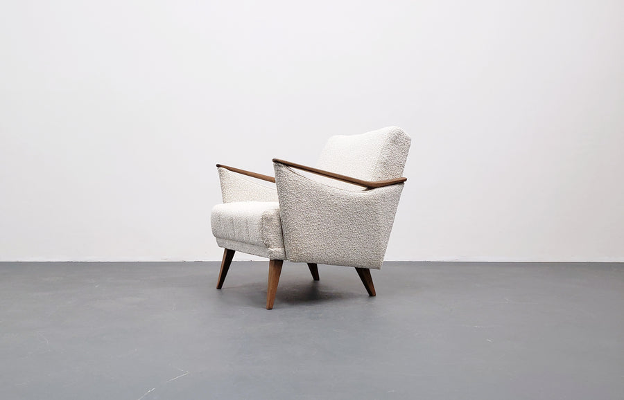Mid century danish armchair in premium ivory boucle – A rare vintage treasure